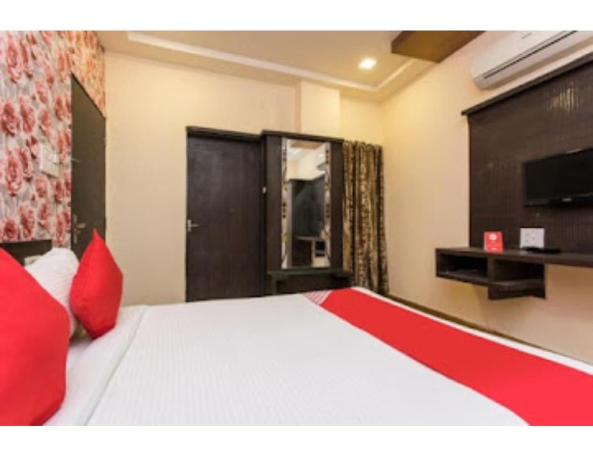 Hotel Shree Shyam Palace, Удджайн Экстерьер фото