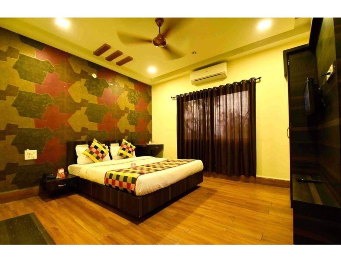 Hotel Shree Shyam Palace, Удджайн Экстерьер фото